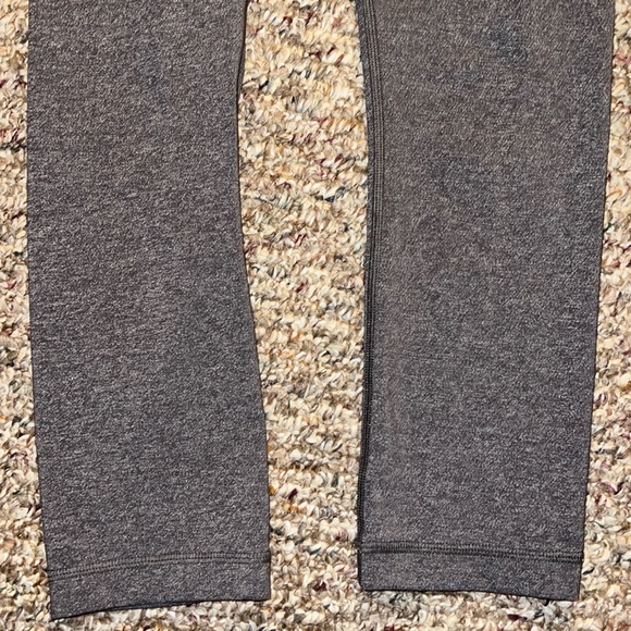 Lululemon 7/8 Gray Leggings Sz 4 - Picture 4 of 6